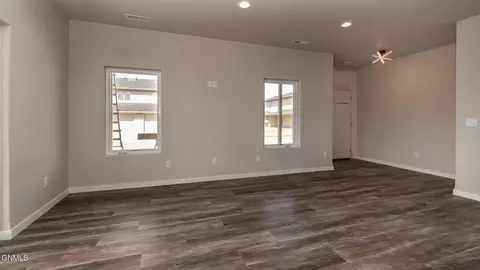 738 Compass Loop, Bismarck, ND 58504 photo 9