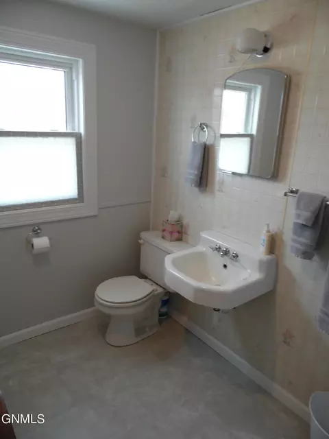 2024 3rd Ave E, Williston, ND 58801 photo 31