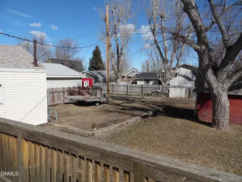 2024 3rd Ave E, Williston, ND 58801 photo 7