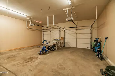2876 Warwick Loop, Bismarck, ND 58504 photo 37