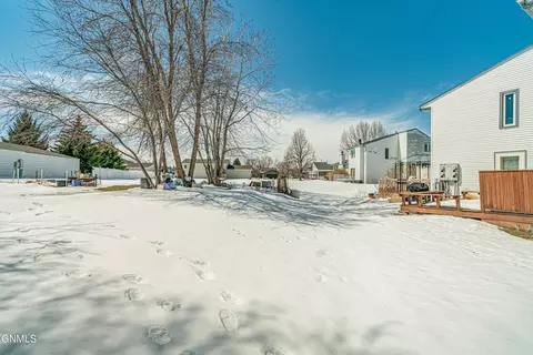 2876 Warwick Loop, Bismarck, ND 58504 photo 41