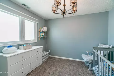 2876 Warwick Loop, Bismarck, ND 58504 photo 15