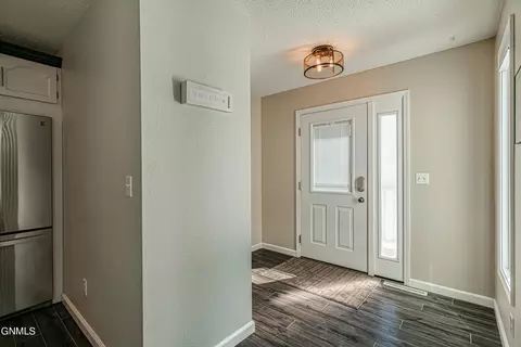 2876 Warwick Loop, Bismarck, ND 58504 photo 11