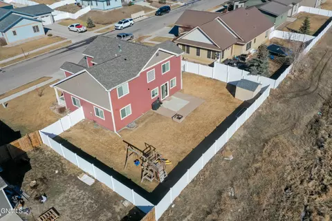 2404 27th Ave W, Williston, ND 58801 photo 6