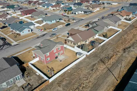 2404 27th Ave W, Williston, ND 58801 photo 5