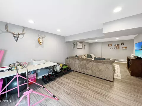 2404 27th Ave W, Williston, ND 58801 photo 47