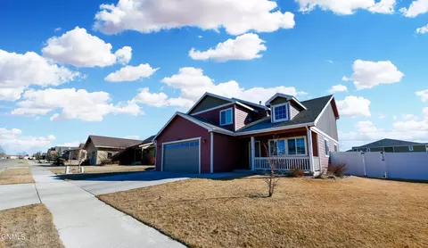 2404 27th Ave W, Williston, ND 58801 photo 11