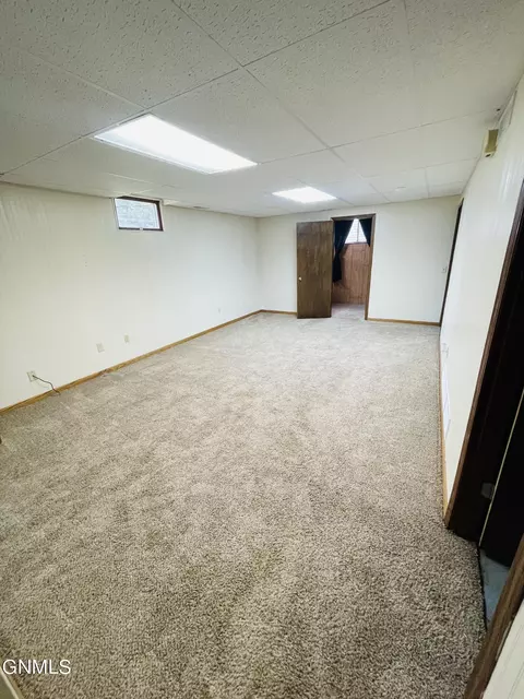 524 Dohn Ave, Bismarck, ND 58503 photo 12