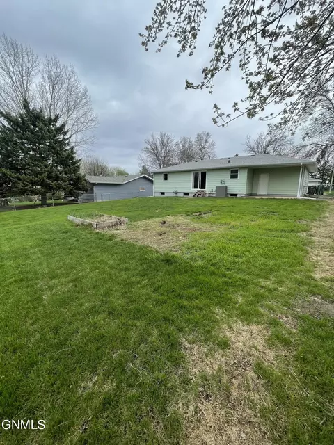 524 Dohn Ave, Bismarck, ND 58503 photo 22