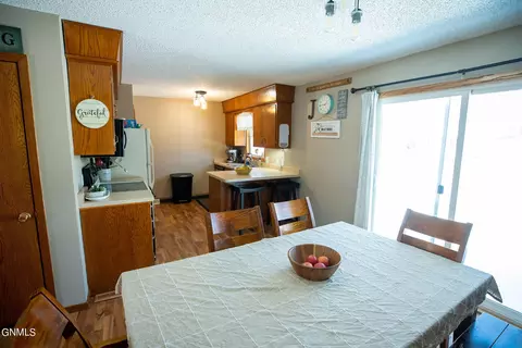 524 Dohn Ave, Bismarck, ND 58503 photo 5