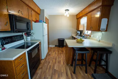 524 Dohn Ave, Bismarck, ND 58503 photo 7