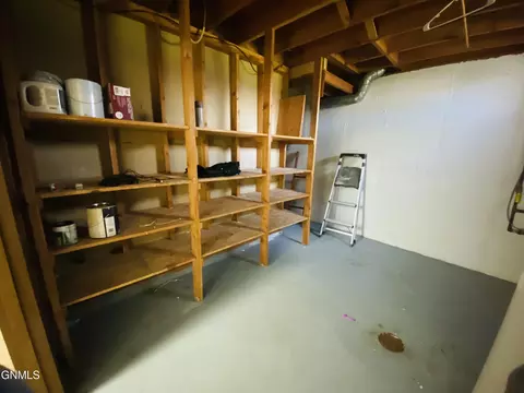 524 Dohn Ave, Bismarck, ND 58503 photo 18