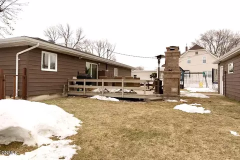 402 14th Ave W, Williston, ND 58801 photo 24