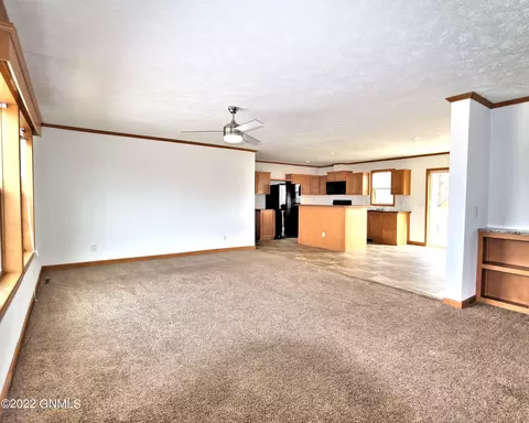 1416 48th St W, Williston, ND 58801 photo 5