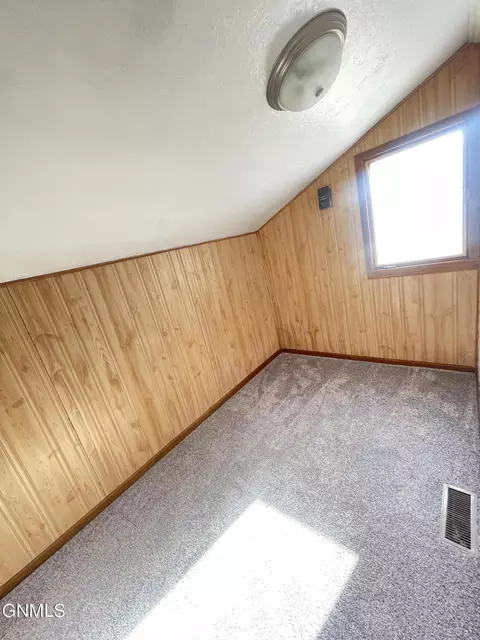 327 14th Ave W, Williston, ND 58801 photo 23