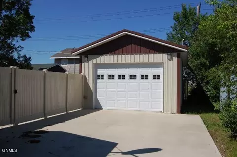 806 3rd St SE, Sidney, MT 59270 photo 15