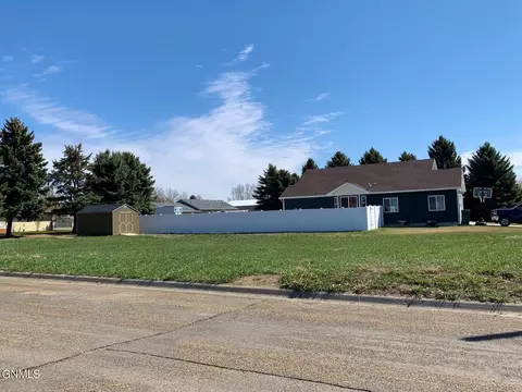 1998 Sagelily Dr, Sidney, MT 59270