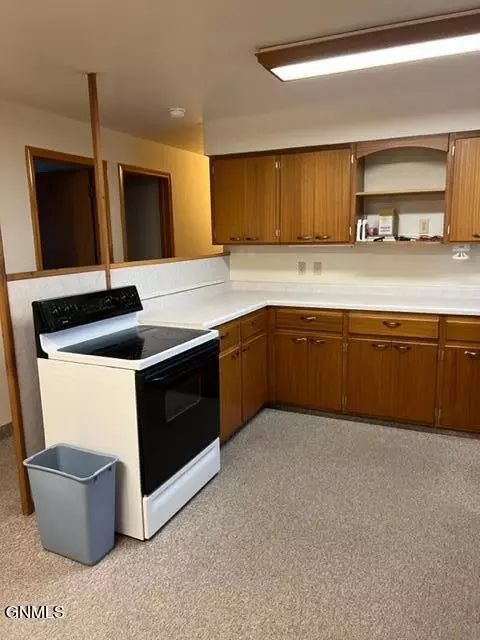 1712 2nd Ave E, Williston, ND 58801 photo 10
