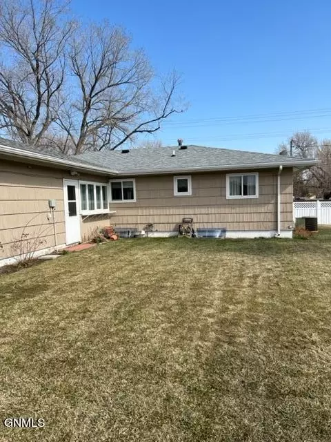 1712 2nd Ave E, Williston, ND 58801 photo 29