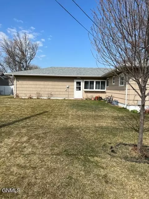 1712 2nd Ave E, Williston, ND 58801 photo 27