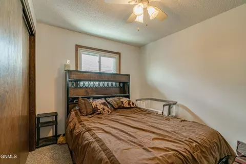 204 2nd St NE, Mandan, ND 58554 photo 17