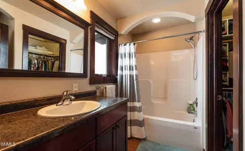 1012 Canada Ave, Bismarck, ND 58503 photo 9