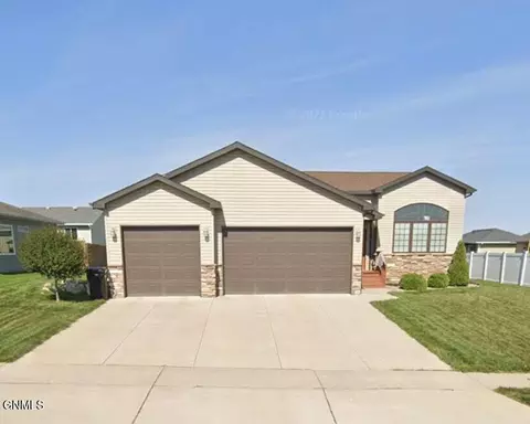 1012 Canada Ave, Bismarck, ND 58503 photo 1
