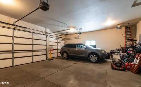 1012 Canada Ave, Bismarck, ND 58503 photo 19