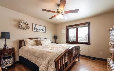1012 Canada Ave, Bismarck, ND 58503 photo 8