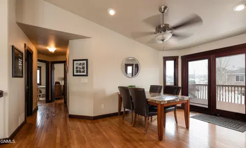 1012 Canada Ave, Bismarck, ND 58503 photo 7