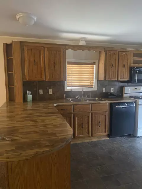 4235 Claridge Loop, Bismarck, ND 58503 photo 4