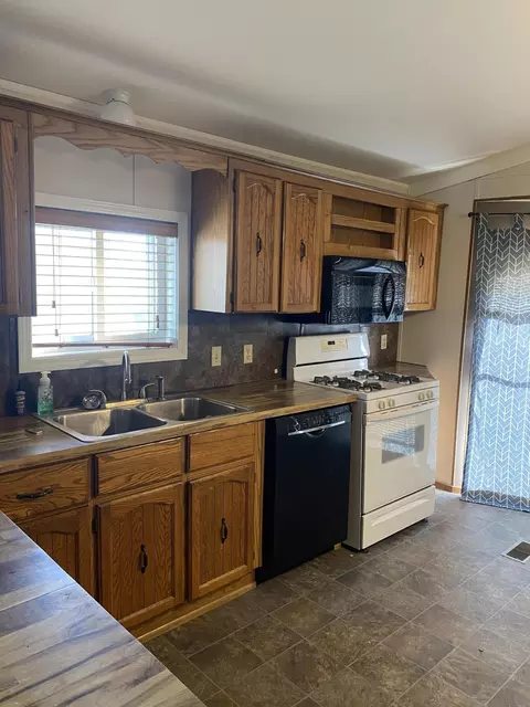 4235 Claridge Loop, Bismarck, ND 58503 photo 3