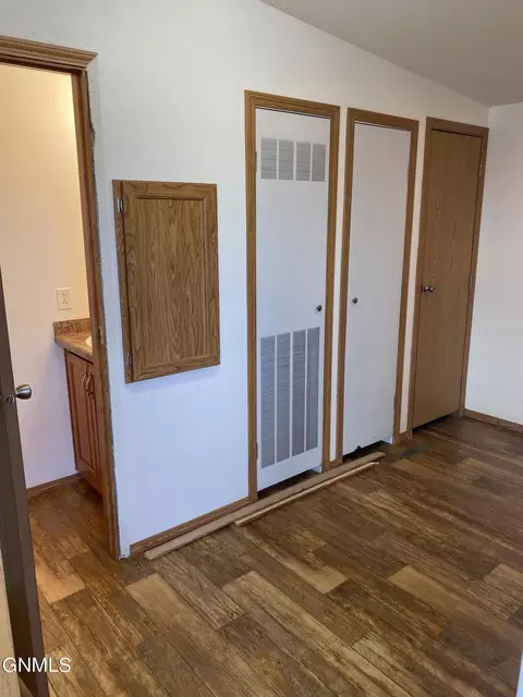 14270 Painted Woods Dr, Williston, ND 58801 photo 35