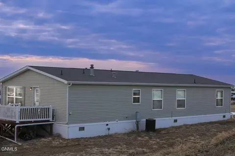 14270 Painted Woods Dr, Williston, ND 58801 photo 4
