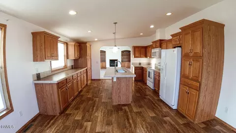 14270 Painted Woods Dr, Williston, ND 58801 photo 31
