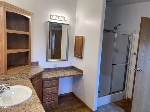 14270 Painted Woods Dr, Williston, ND 58801 photo 15