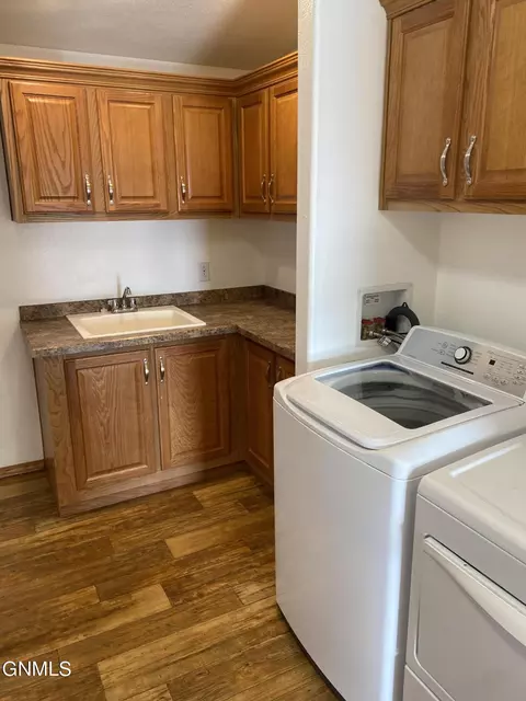 14270 Painted Woods Dr, Williston, ND 58801 photo 37