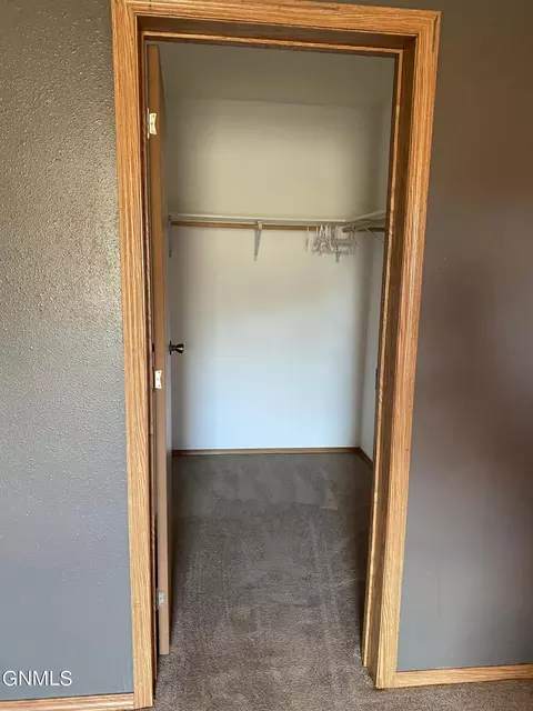 14270 Painted Woods Dr, Williston, ND 58801 photo 23