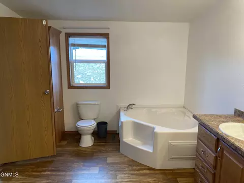 14270 Painted Woods Dr, Williston, ND 58801 photo 12