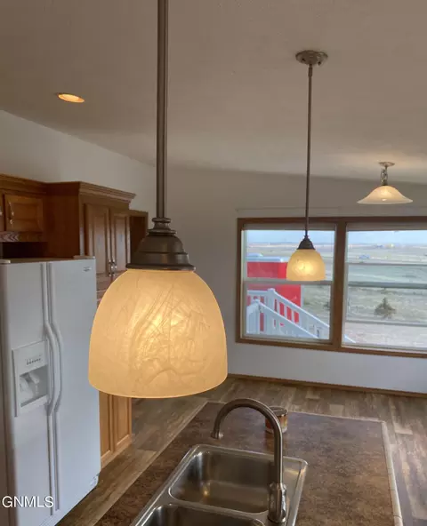 14270 Painted Woods Dr, Williston, ND 58801 photo 30
