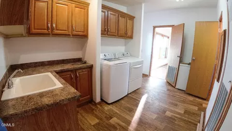 14270 Painted Woods Dr, Williston, ND 58801 photo 38