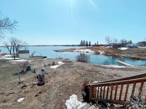 228 Blacktail Dr, Williston, ND 58801 photo 16