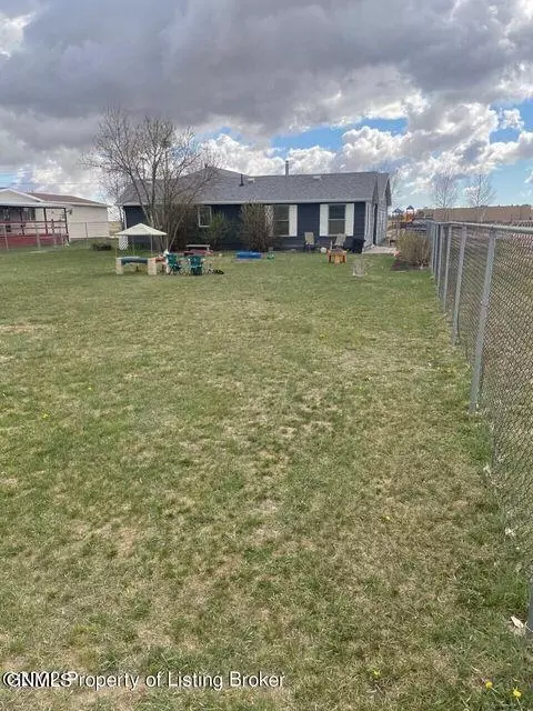 310 3rd Ave SE, Bowman, ND 58623 photo 16