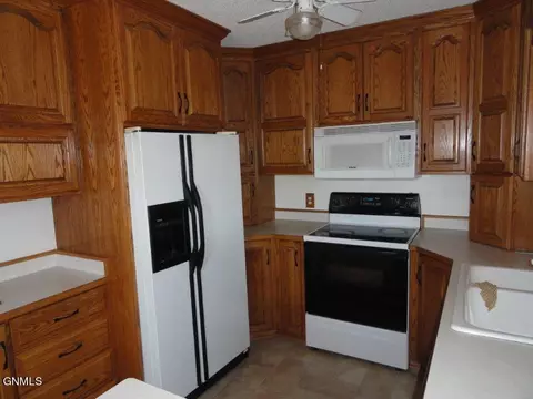 5 Santee Rd, Lincoln, ND 58504 photo 13