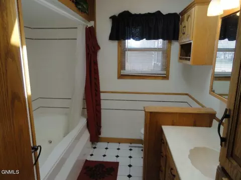5 Santee Rd, Lincoln, ND 58504 photo 14
