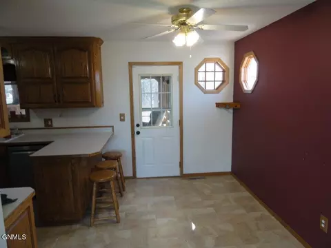 5 Santee Rd, Lincoln, ND 58504 photo 12