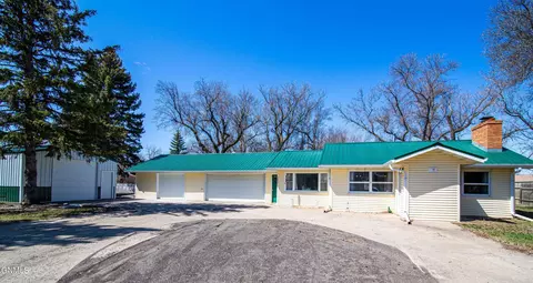 7050 Burnt Creek Loop, Bismarck, ND 58503 photo 1
