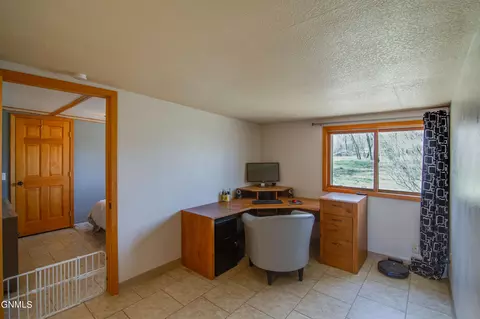 7050 Burnt Creek Loop, Bismarck, ND 58503 photo 29