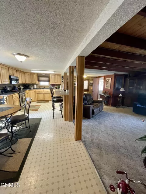 2260 Sunny Rd S, Mandan, ND 58554 photo 5
