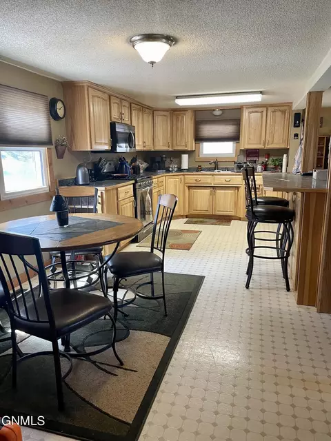 2260 Sunny Rd S, Mandan, ND 58554 photo 8